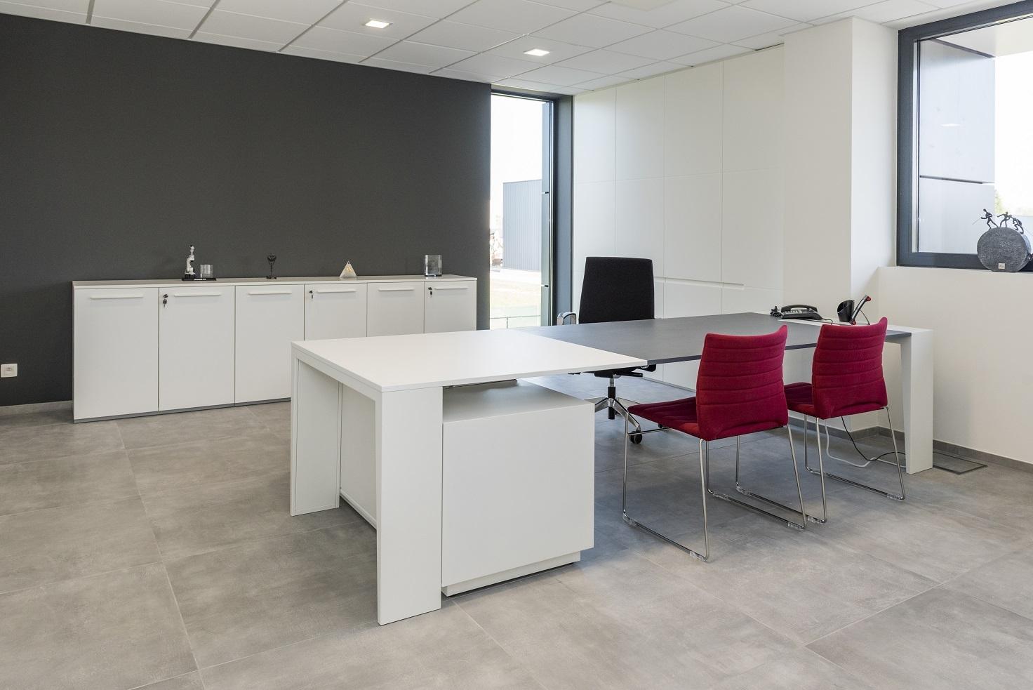 Kantoormeubelen Tilburg